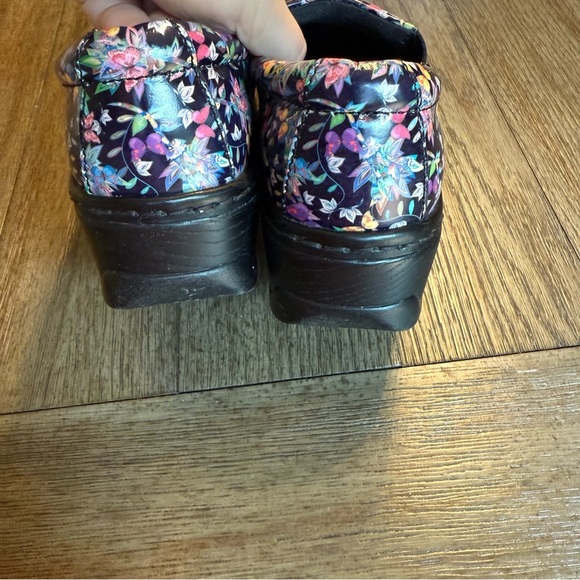 Klogs floral nursing clogs - Picture 4 of 9